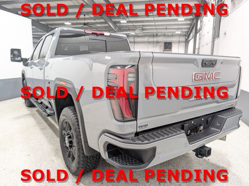 Used 2025 GMC Sierra 3500 AT4 image 5