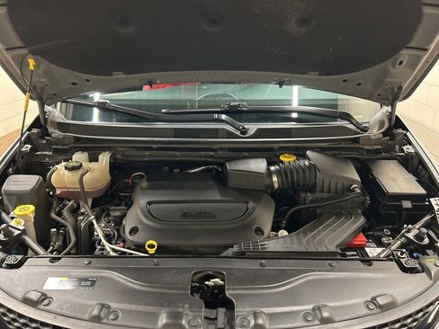 Used 2020 Chrysler Pacifica Limited w/ Quick Order Package 27H Red S image 16