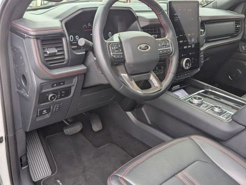 Used 2023 Ford Expedition Max Limited image 9