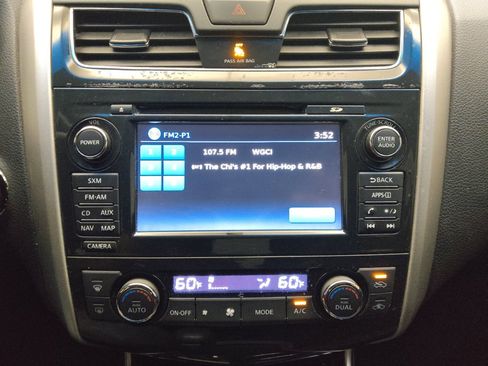 Used 2014 Nissan Altima 2.5 SV w/ Convenience Package FWD image 25
