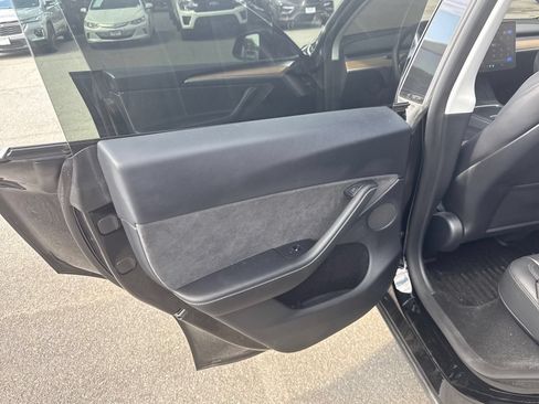 Used 2023 Tesla Model Y Long Range AWD/4WD image 13