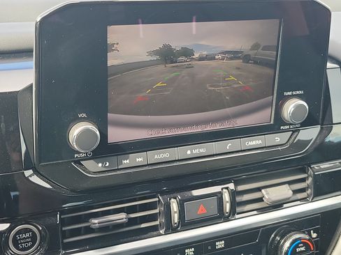 Used 2024 Nissan Pathfinder SV FWD image 28