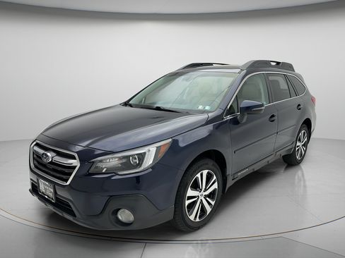 Used 2018 Subaru Outback 3.6R Limited AWD/4WD image 6