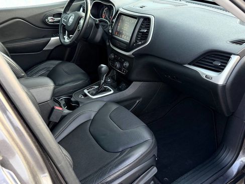 Used 2018 Jeep Cherokee Latitude Plus image 15