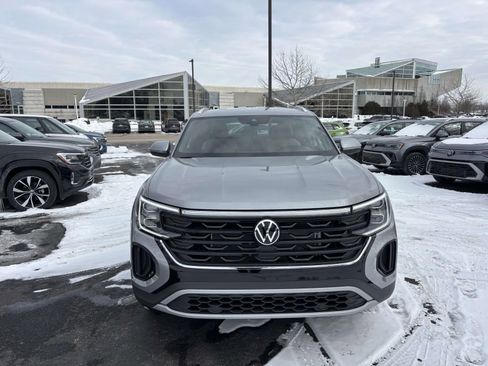 New 2026 Volkswagen Atlas Cross Sport SE AWD/4WD image 2