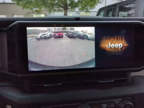 Used 2024 Jeep Wrangler Sport S image 14