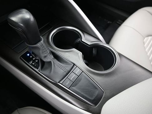 Used 2024 Toyota Camry SE image 27