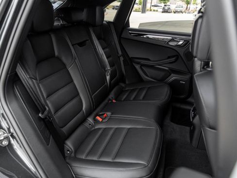 Certified 2026 Porsche Macan AWD/4WD image 38