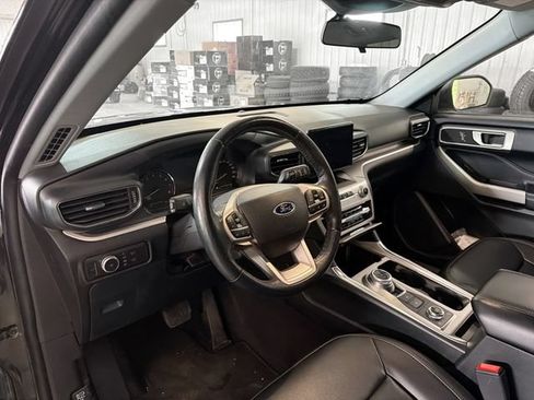 Used 2022 Ford Explorer XLT AWD/4WD image 8