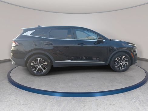 Used 2024 Kia Sportage EX FWD image 4