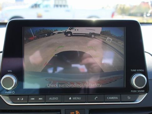 Used 2025 Nissan Altima 2.5 SR image 19