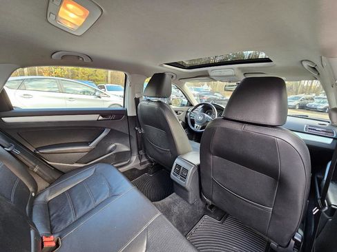Used 2013 Volkswagen Passat 2.5 SE image 28