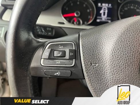 Used 2010 Volkswagen Passat Komfort FWD image 15