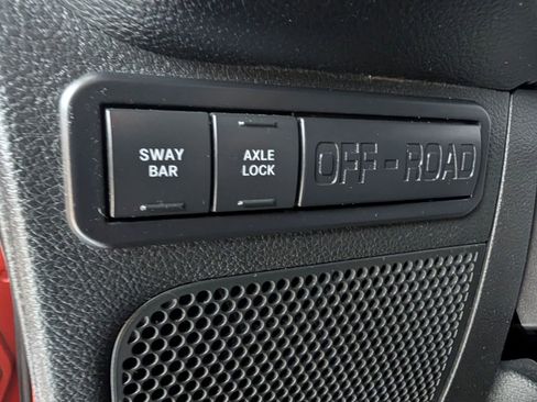 Used 2015 Jeep Wrangler Unlimited Rubicon w/ Connectivity Group image 32