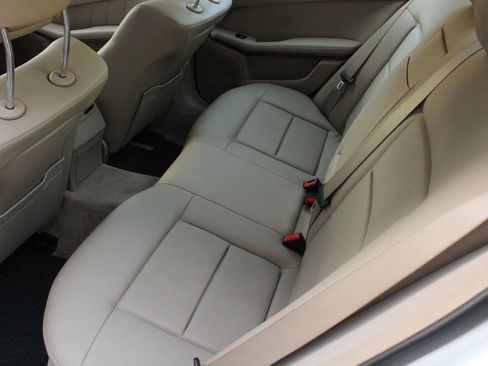 Used 2011 Mercedes-Benz E 350 4MATIC Sedan image 15