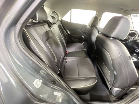 Used 2024 Hyundai Venue Limited FWD image 26