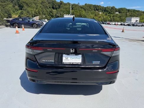 Used 2024 Honda Accord Touring image 8