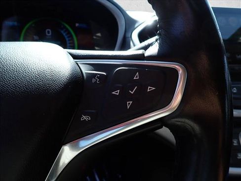 Used 2018 Chevrolet Volt LT w/ Comfort Package FWD image 16
