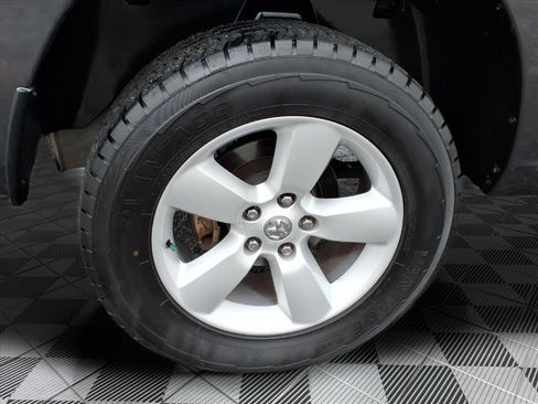 Used 2024 RAM 1500 Classic SLT AWD/4WD image 27