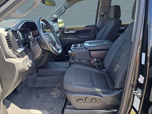 Used 2023 Chevrolet Silverado 1500 LT w/ Protection Package AWD/4WD image 10