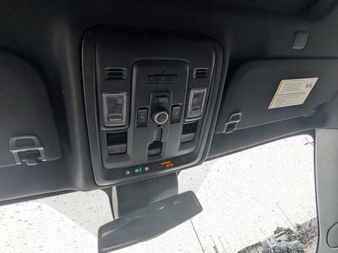 Used 2023 GMC Yukon Denali image 30