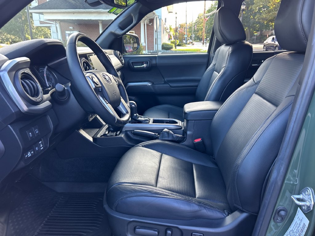 Used 2021 Toyota Tacoma Limited AWD/4WD image 10