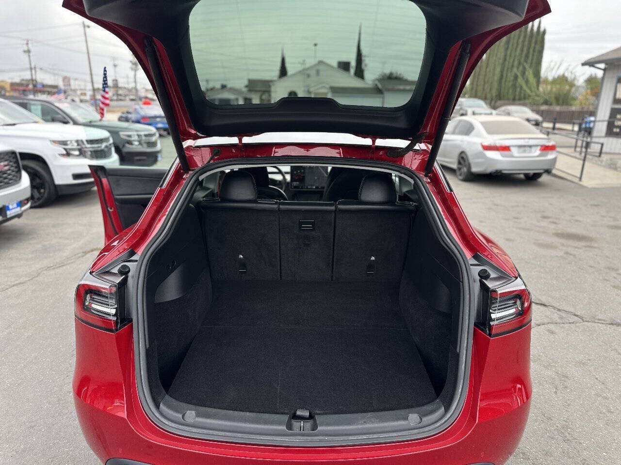 Used 2022 Tesla Model Y Performance AWD/4WD image 19