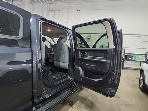 Used 2016 RAM 2500 Tradesman w/ Chrome Appearance Group AWD/4WD image 23