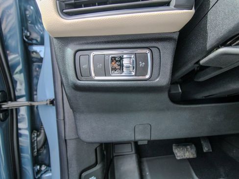 Used 2026 Lincoln Corsair Premiere image 18