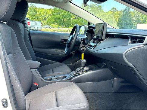Used 2024 Toyota Corolla LE FWD image 5