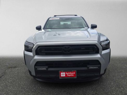 Certified 2025 Toyota 4Runner SR5 AWD/4WD image 8