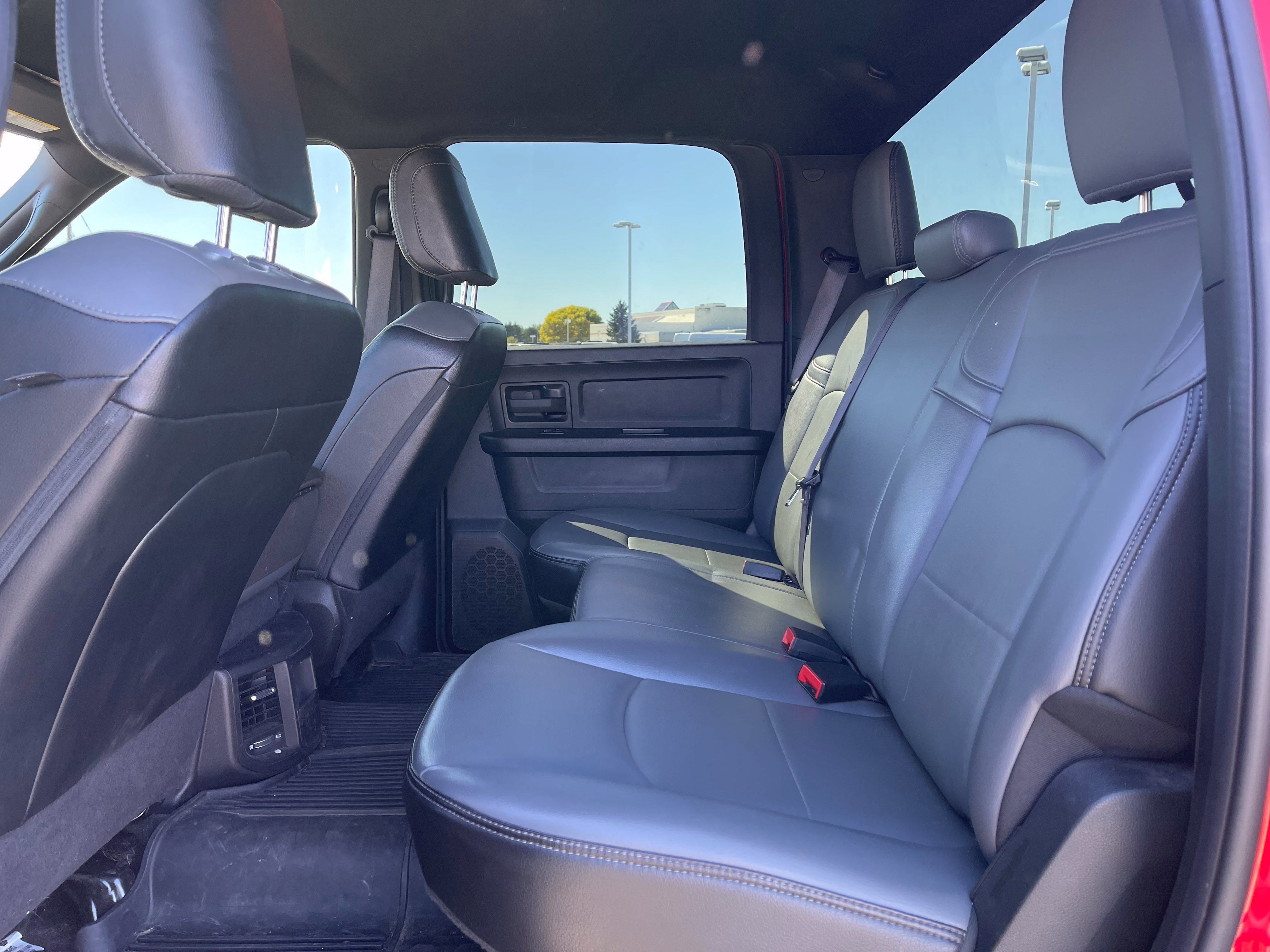 Used 2022 RAM 2500 Tradesman w/ Chrome Appearance Group AWD/4WD image 13