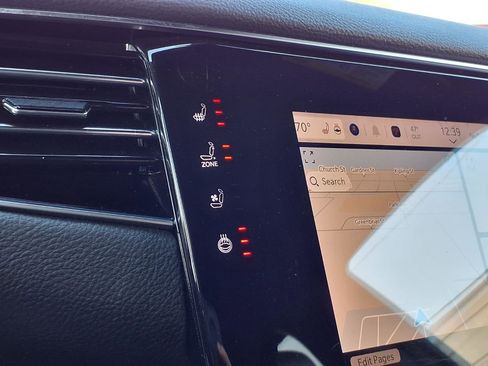 Certified 2024 Jeep Wagoneer L Series III w/ Flexible Seating Group image 5