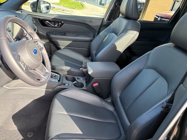 Used 2025 Subaru Forester Limited AWD/4WD image 7