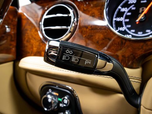 Used 2017 Bentley Mulsanne image 76