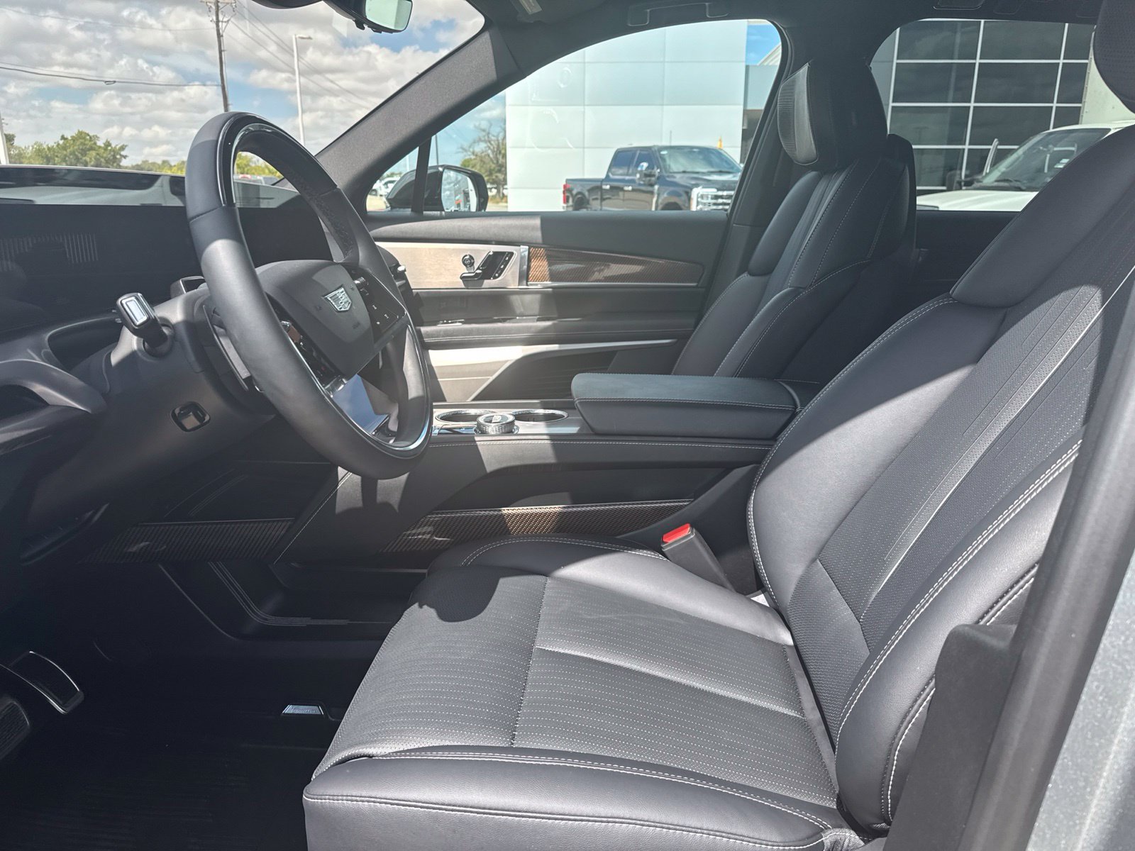 Used 2026 Cadillac Vistiq Sport w/ LPO, Floor Liner Package AWD/4WD image 10
