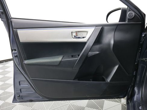 Used 2016 Toyota Corolla LE image 12