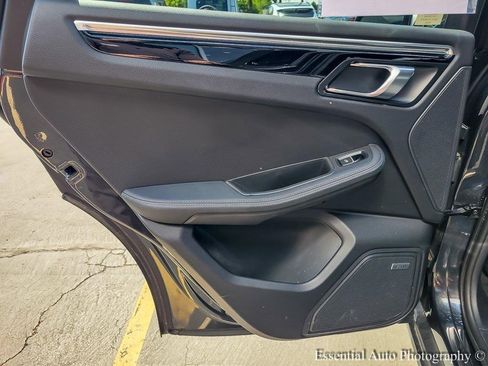 Used 2022 Porsche Macan S w/ Premium Package Plus image 18