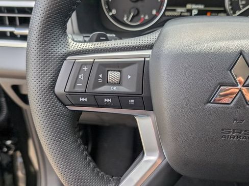 New 2026 Mitsubishi Outlander SE FWD image 16