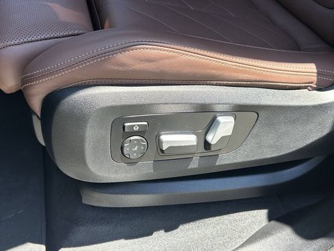 Used 2024 BMW X5 xDrive40i w/ M Sport Package AWD/4WD image 25