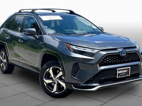 Used 2023 Toyota RAV4 SE AWD/4WD image 3