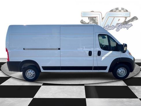 Used 2023 RAM ProMaster 2500 FWD image 3