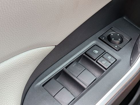 Used 2019 Toyota RAV4 XLE w/ Convenience Package image 24