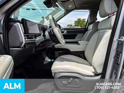 Used 2025 Hyundai Santa Fe SEL FWD image 12