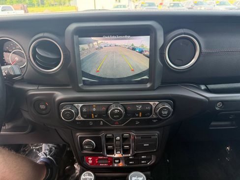 Used 2020 Jeep Wrangler Unlimited Rubicon w/ Quick Order Package 28Y Recon AWD/4WD image 24