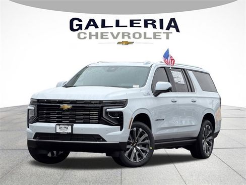 New 2026 Chevrolet Suburban High Country image 2