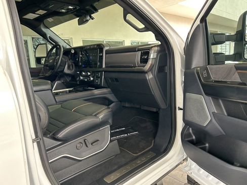 Used 2024 Ford F350 Platinum image 26
