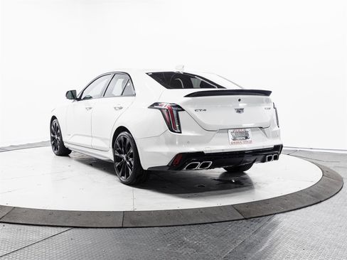 Used 2022 Cadillac CT4 V w/ LPO, ONYX Package image 8