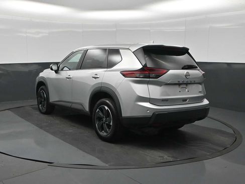 Used 2025 Nissan Rogue SV AWD/4WD image 6