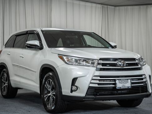 Used 2017 Toyota Highlander Plus w/ Protection Package #3 AWD/4WD image 1